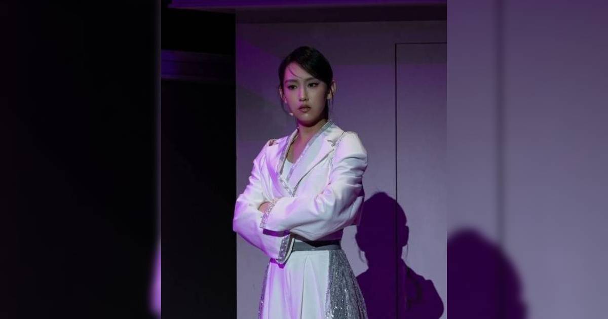 炎明熹音樂劇｜首場演出順利完成 網民讚演技大躍進 靈魂對話催淚爆燈