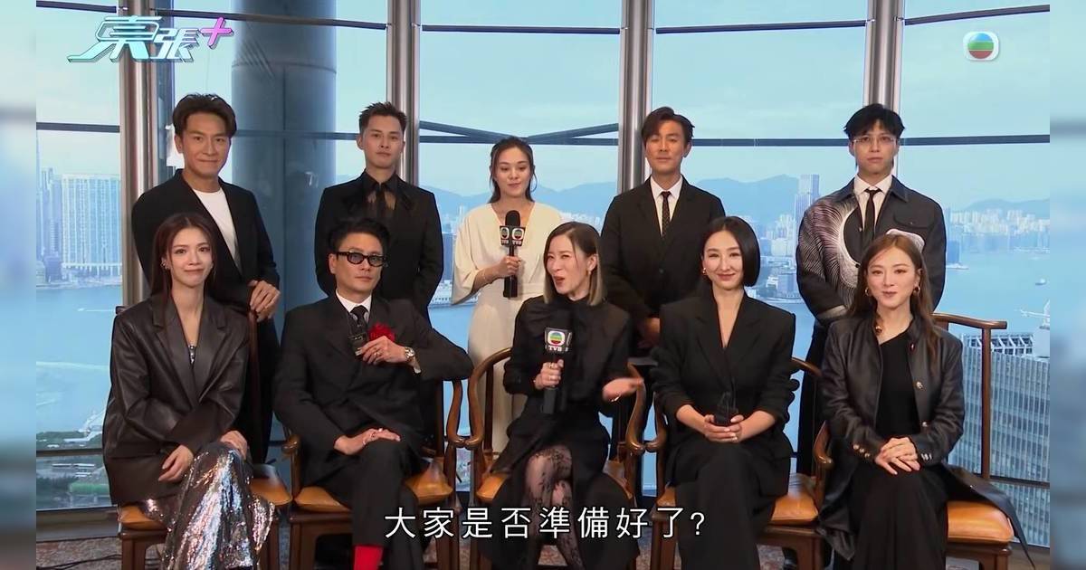 佘詩曼《新聞女王2》記者會黑絲造型搶鏡 網民激讚女王：黃金畫面好誘惑！