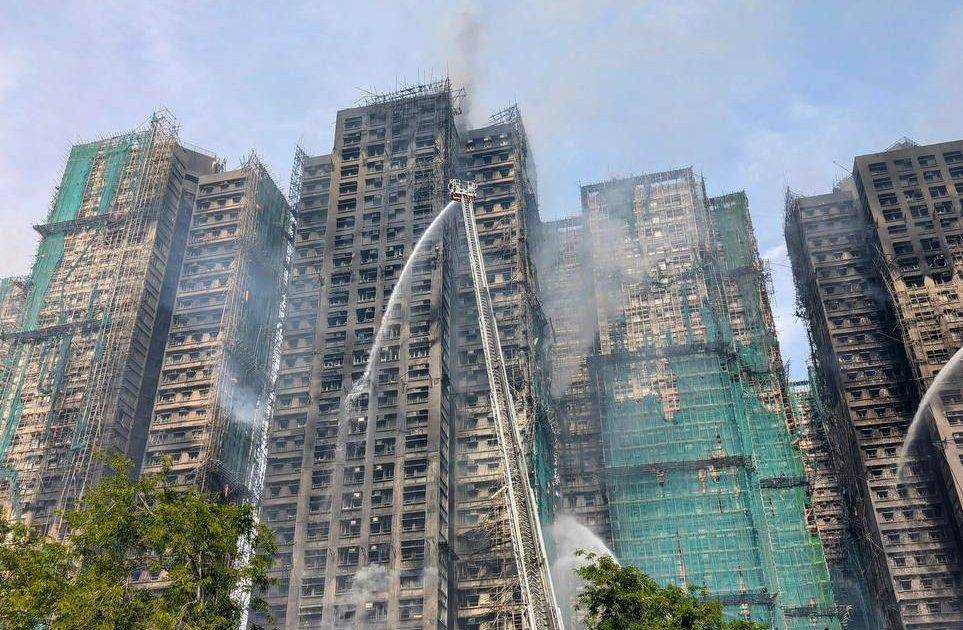 宏福苑大火第8天再發現遺體 最細僅1歲 不排除是一家人 人員盡力保持遺體完整