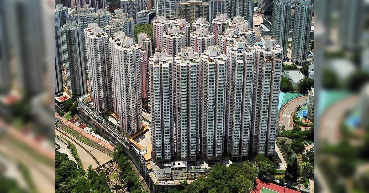 荃灣中心單位起火 火舌跌落樓下 過百名住戶緊急疏散