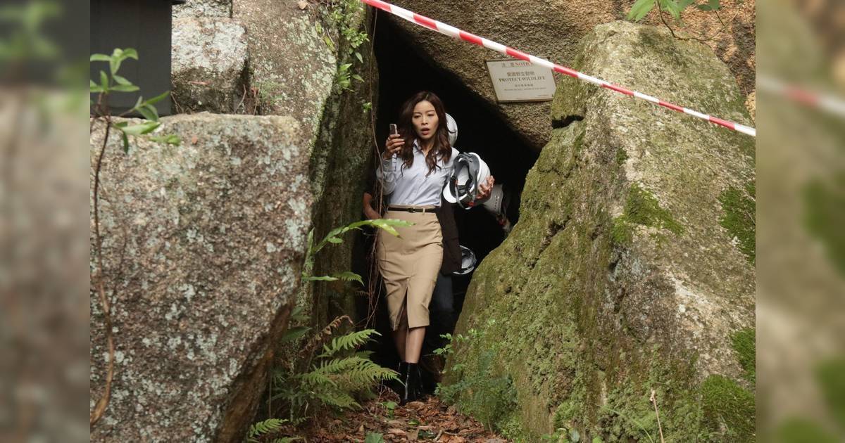 非常檢控觀｜39歲賴慰玲揮低游嘉欣！秘書Look俯身執File撼贏長腿成美腿擔當？