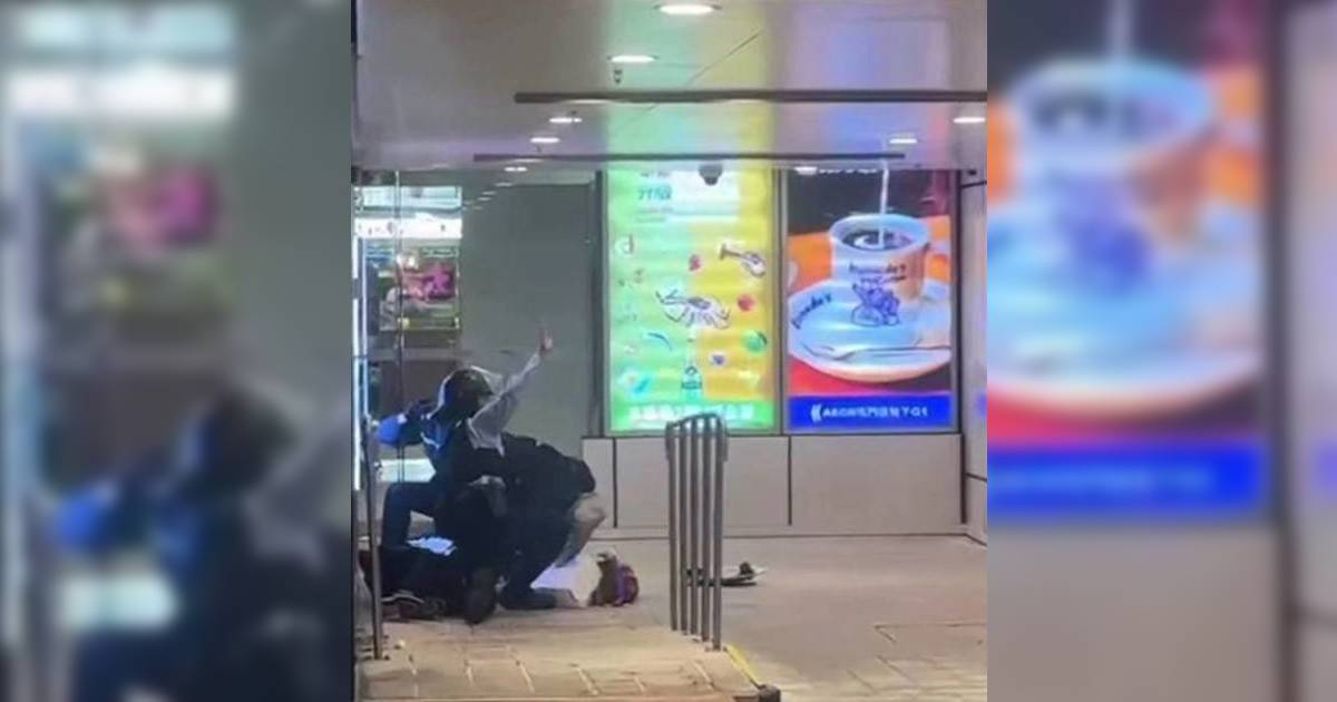 屯門市廣場男子闖超市搶刀於商場街頭徘徊 曾挾持女子 被警開2槍後不治 目擊者揭經過