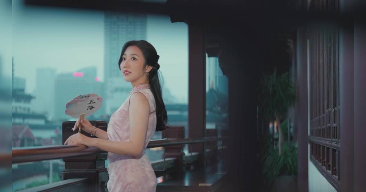 尋歡作樂的姐姐｜三美旗袍Look現身上海！何依婷歎蝴蝶雞尾酒畫面極唯美