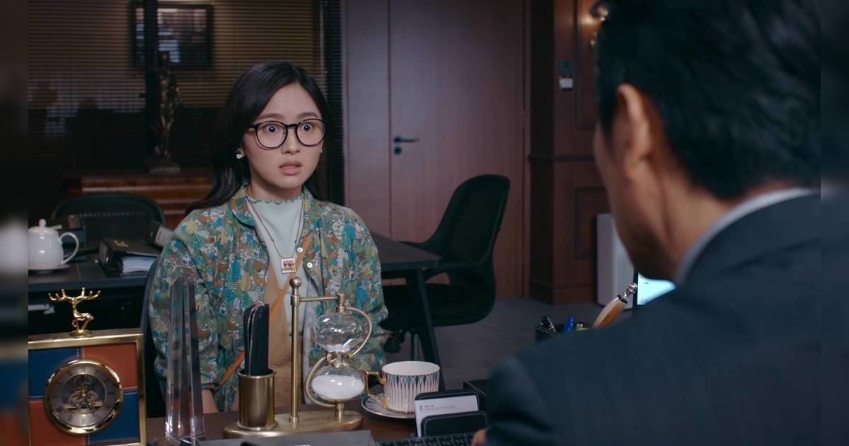 非常檢控觀｜羅毓儀文青眼鏡妹造型勁Pure！戲外與男友隔空傳情 暗藏劇情關鍵？