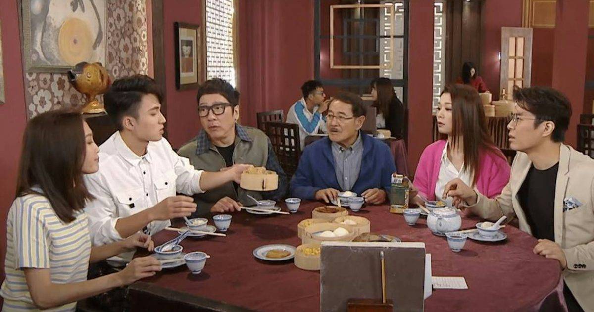 港男飲茶唔小心爭贏埋單要即場拆利是 12人加二帳單曝光 聰明網民揭穿真相