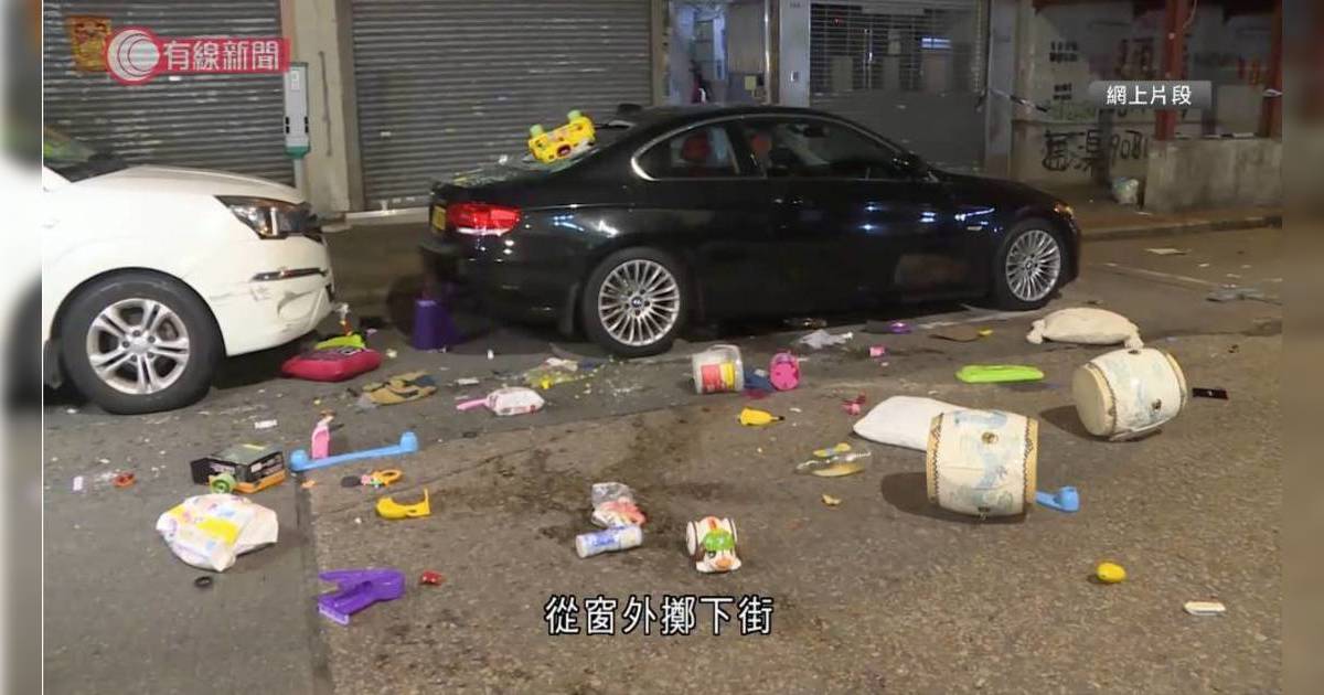 4歲仔狂掟玩具食物雜物落街 被捕29歲母親背景惹關注 寶馬被擊中：唔知有冇錢賠