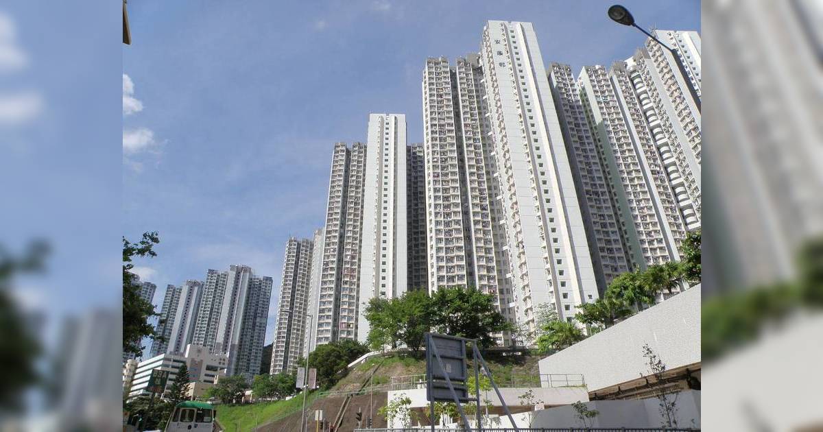 珍惜生命｜17歲校服少年高處墮下 母曾收兒子尋短訊息 警方查手機發現遺書