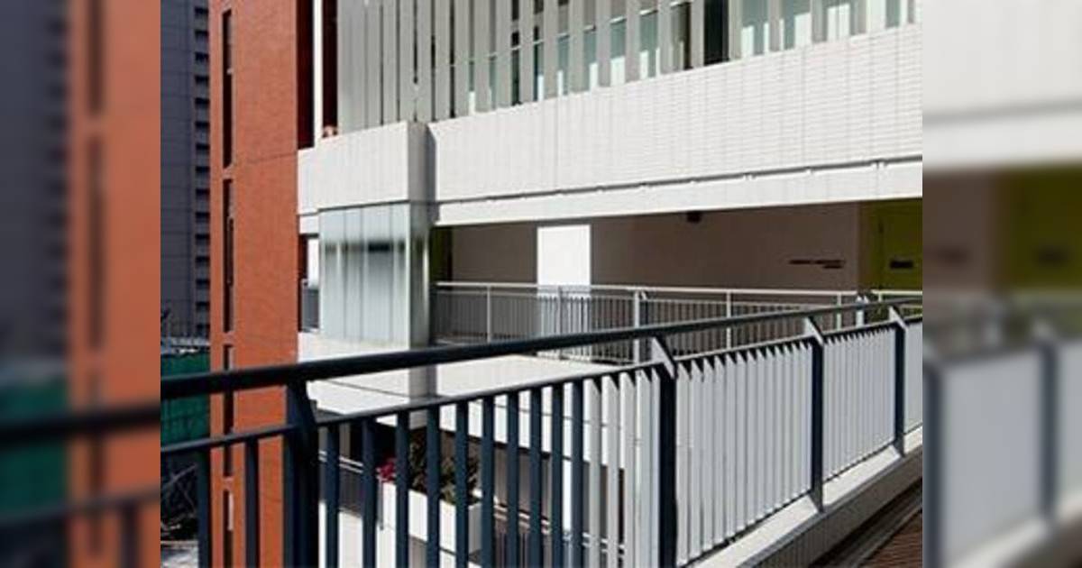 聖保羅男女中學15歲男生食即食火鍋麵突爆炸 副校長報警 10名學生緊急送往2間醫院