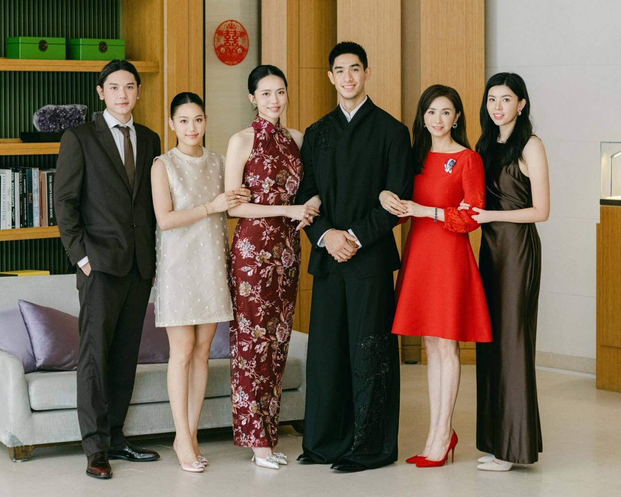 吳婉芳二仔 胡智同 58歲吳婉芳身穿鮮豔紅裙非常奪目!(圖片來源:大會提供)