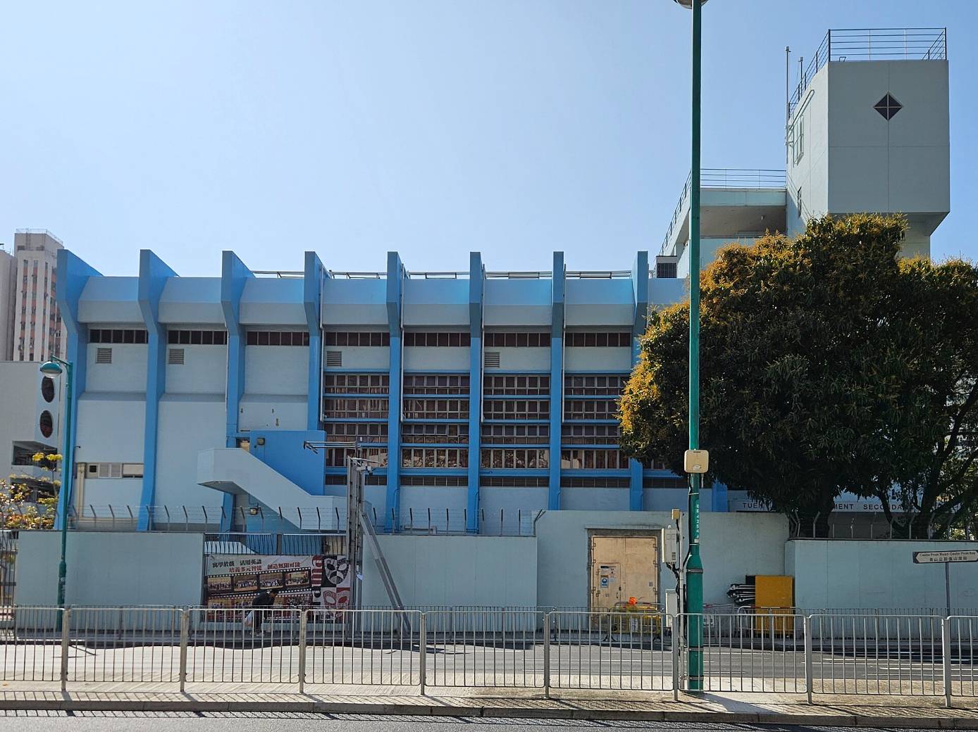 屯門官立中學 16歲 屯門官立中學(圖片來源:地圖)