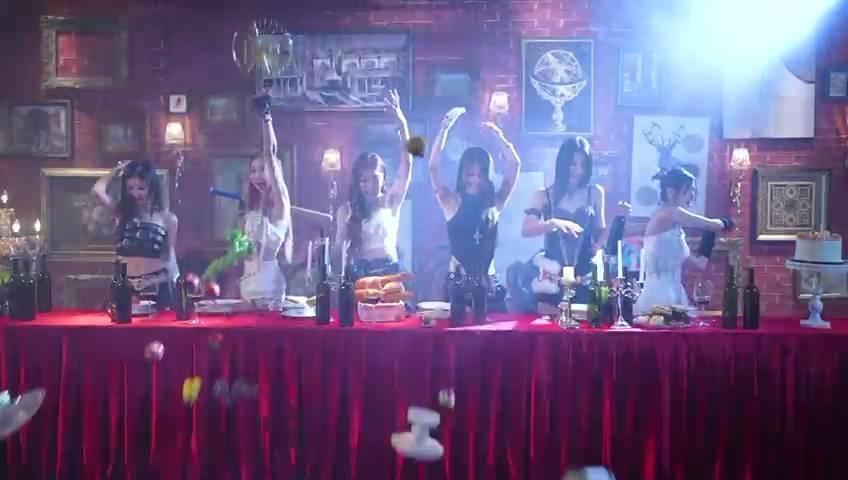 魔音女團｜成員MV上演失控戲碼！瘋狂扑爛玻璃掟碟畫面勁震撼