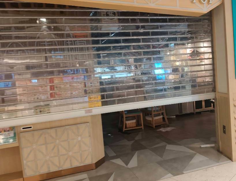 連鎖火鍋放題店全線結業 最後一間分店無預警拉閘結業 街坊愕然！門外告示惹熱議