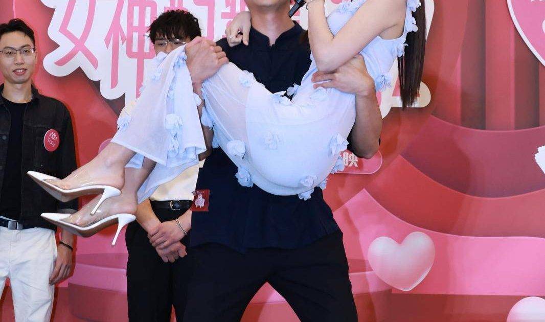 女神配對計劃 2｜186cm學霸Mark逆襲！突襲公主抱Roxanne 驚揭私下竟擅長織冷衫