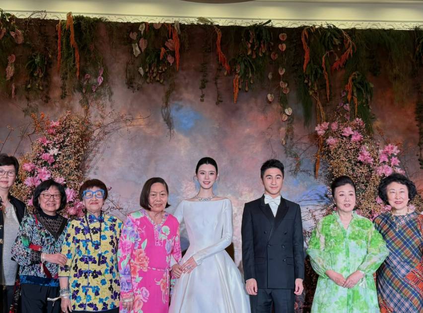 何猷君婚禮答謝宴 奚夢瑤淡定化解老公身高尷尬 1動作完美救場超搶鏡成焦點 爆夫婦身高差距