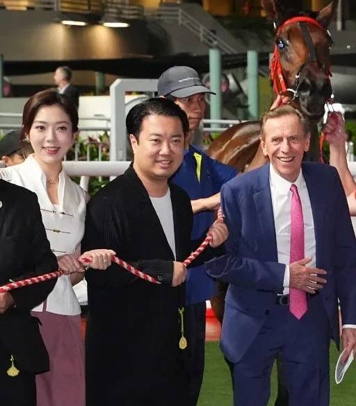 39歲口罩小姐戀30億馬主 王賢訊霸氣背景起底！擁多匹名駒被爆已婚？