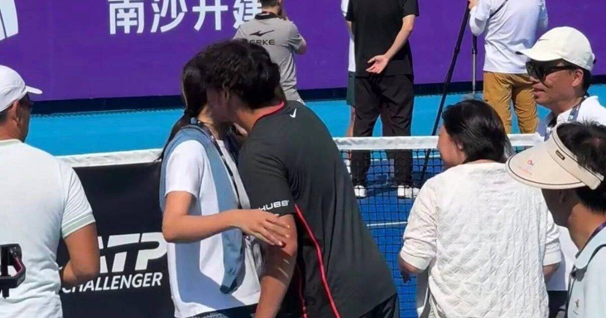 網球一哥黃澤林「再別康堤」火速換畫 球場激吻曝光 新女友一個舉動極受重視